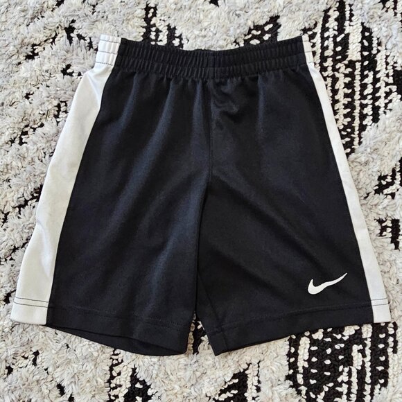 Nike Boys Black with White Stripe Sides and Logo Shorts Size 6 - Picture 1 of 8